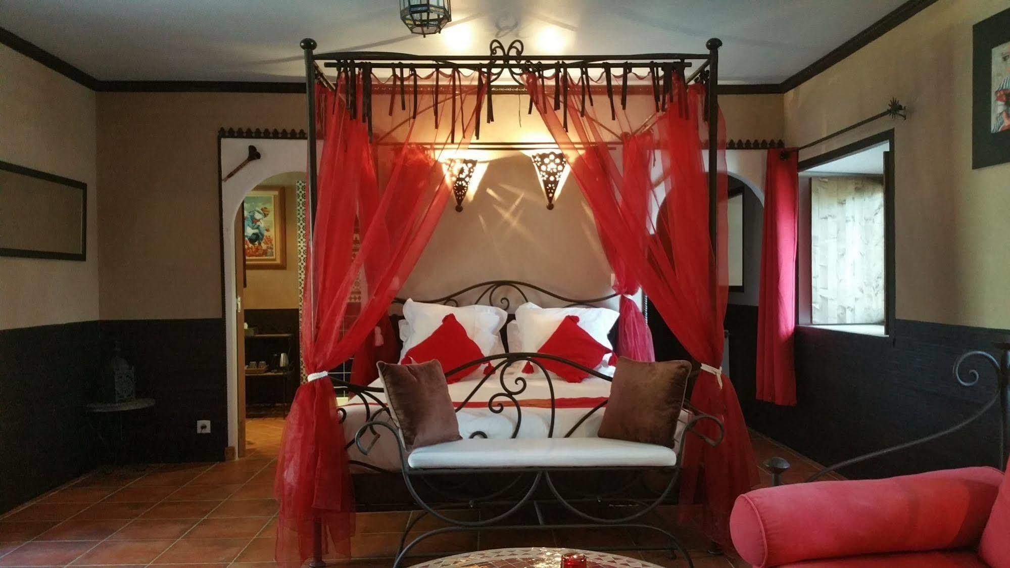 Le Domaine De Saint-Thomin Bed & Breakfast Nostang Exterior photo