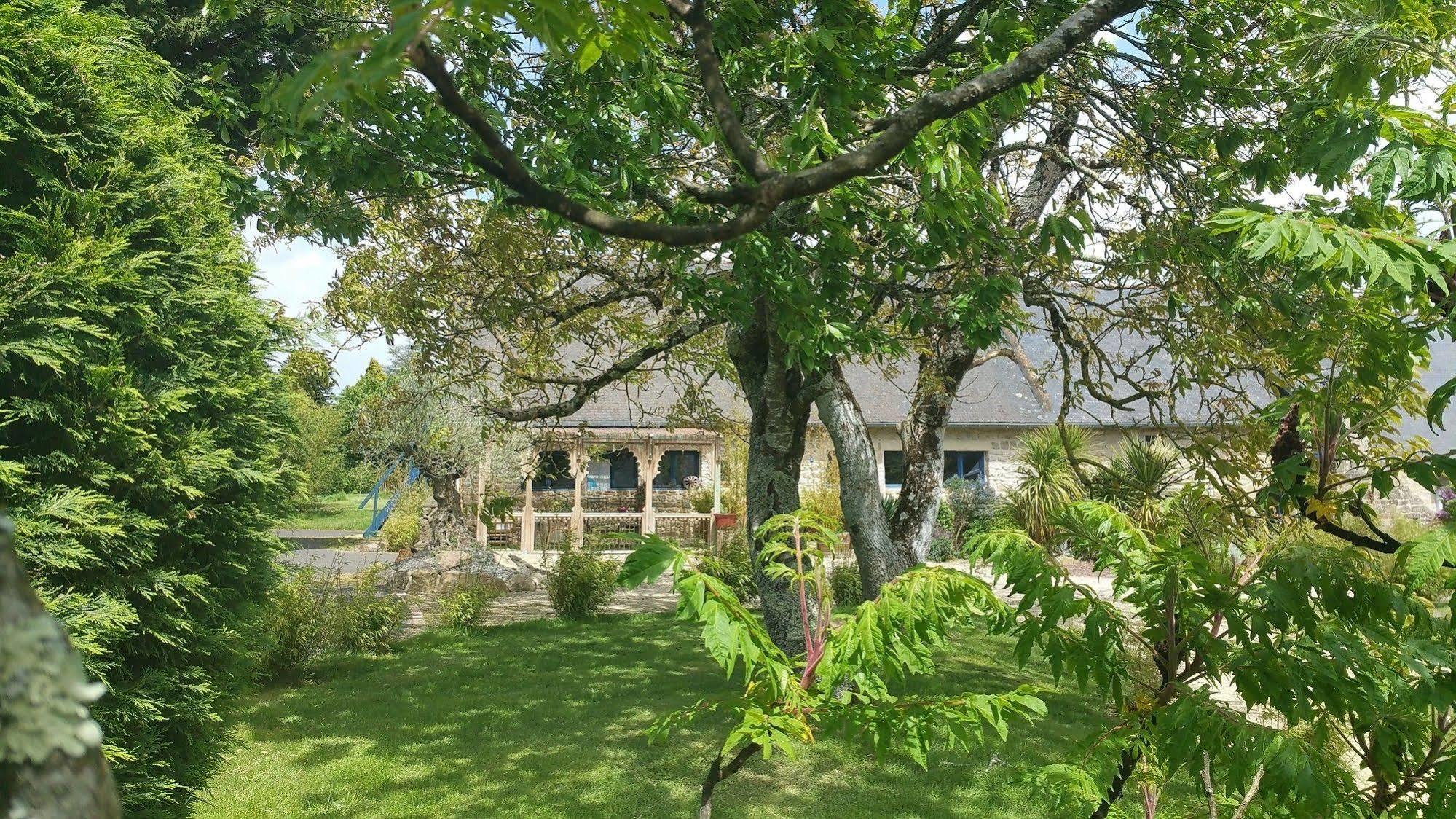 Le Domaine De Saint-Thomin Bed & Breakfast Nostang Exterior photo